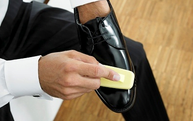 Tips membersihkan sepatu | Laundrynesia