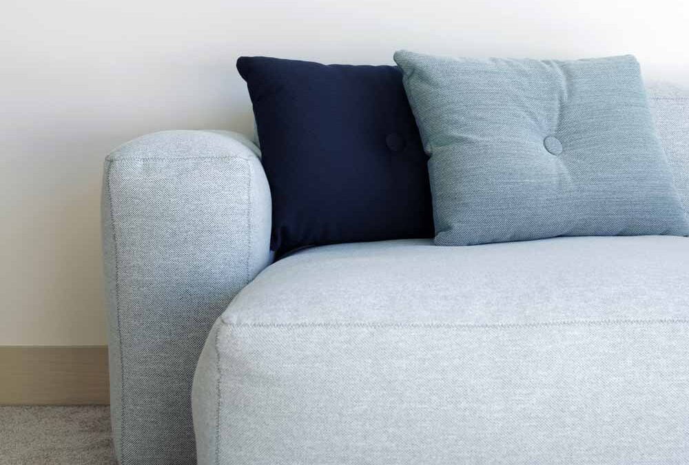 Tips ampuh merawat sofa kesayangan agar selalu awet dan bersih